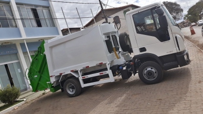 Prefeitura adquire novo Caminhão Compactador de Lixo